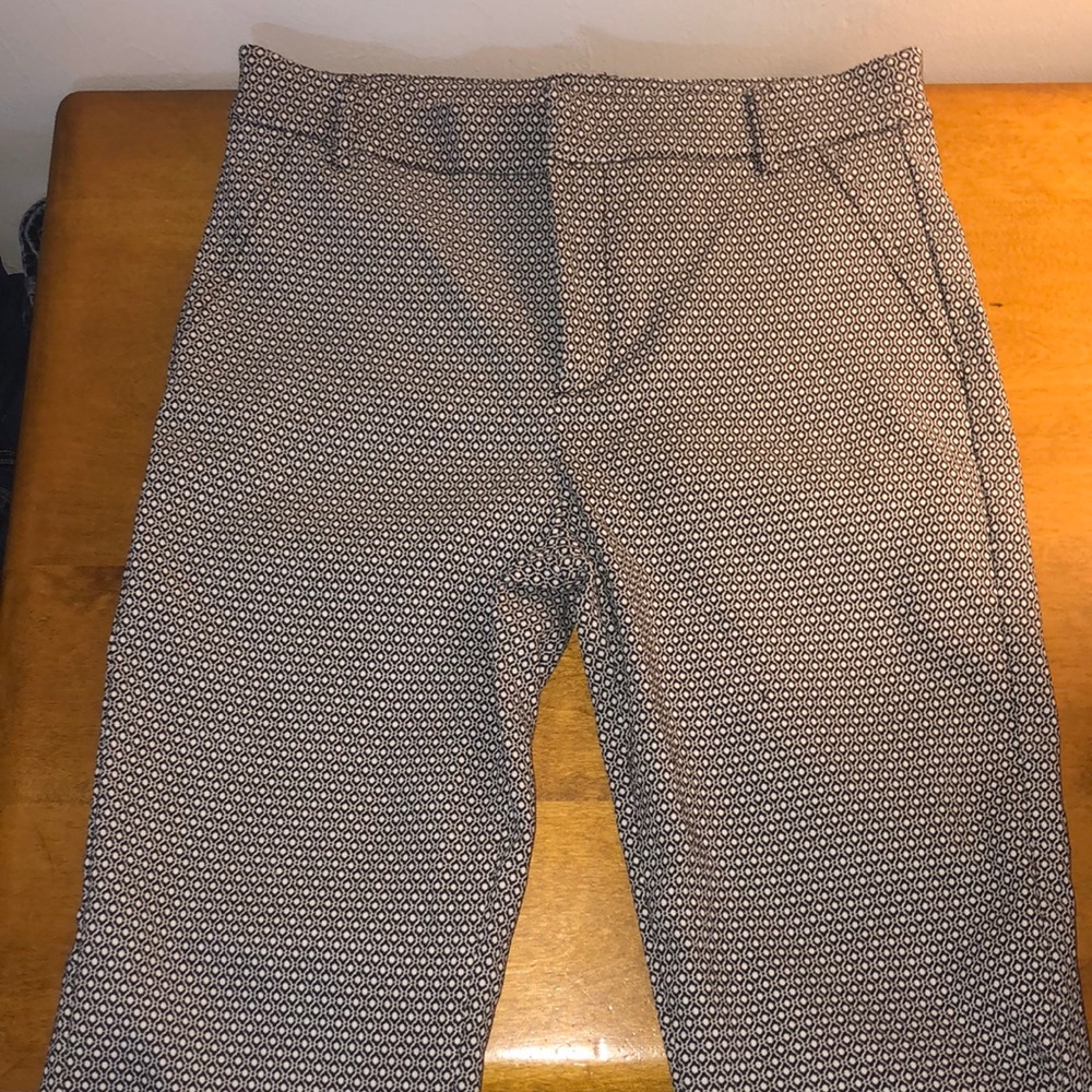 Black and White Capri pants